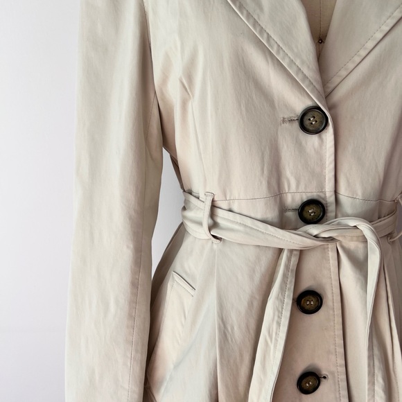 Cynthia Rowley Cream Trench Coat - Picture 4 of 9